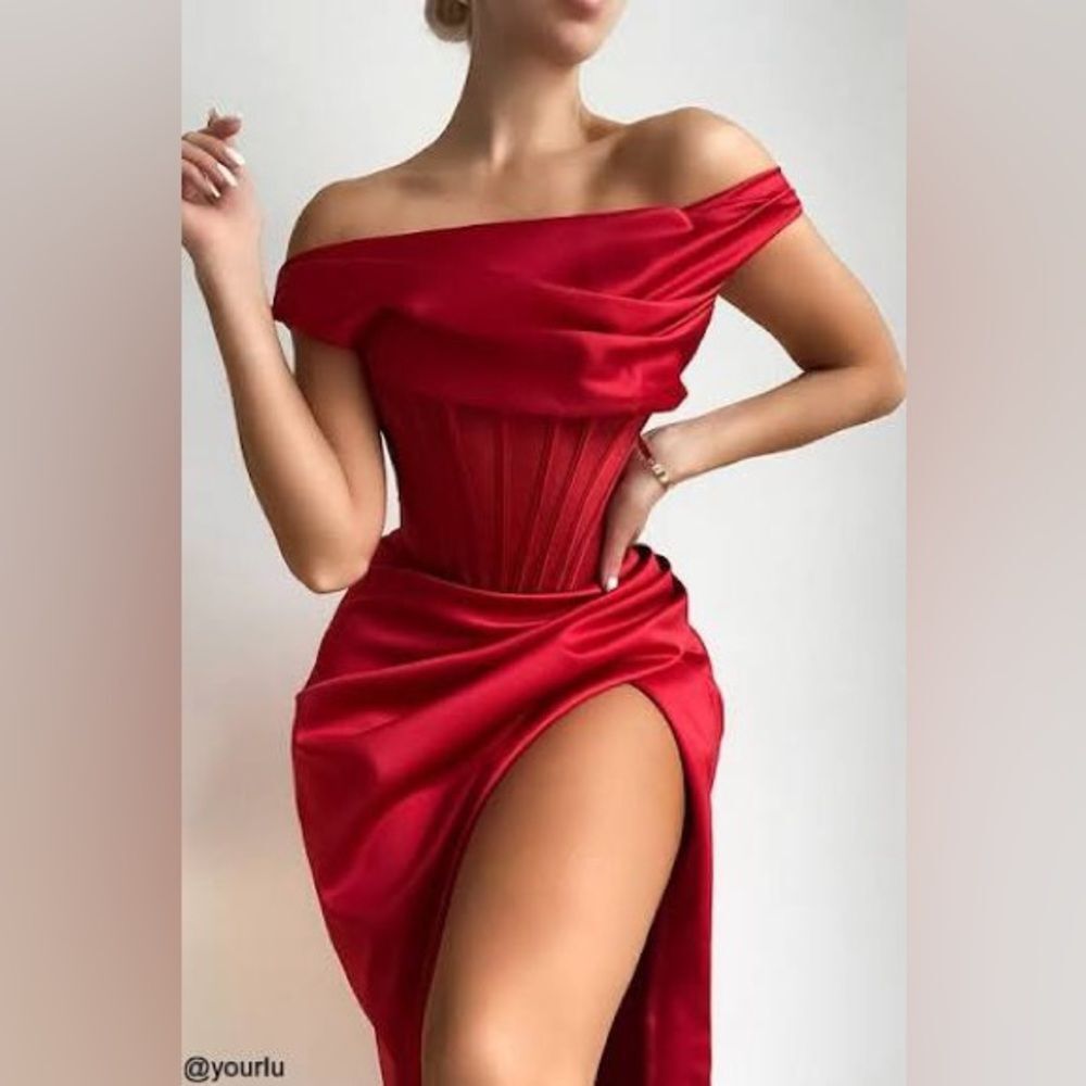 House of CB Off-Shoulder Drape Midi Corset Dress S - red